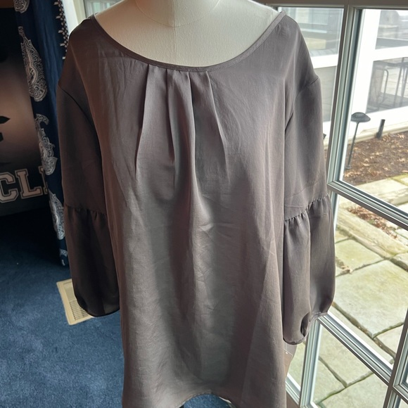 Talbots Tops - NWT Talbots lt brown balloon sleeve blouse. 3/4 sleeves. Size XL